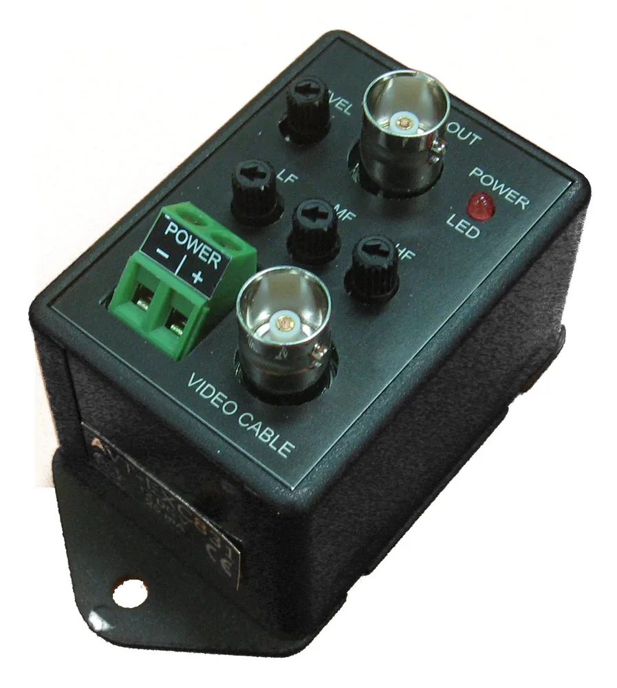 AVT-EXC871. Усилитель видеосигнала